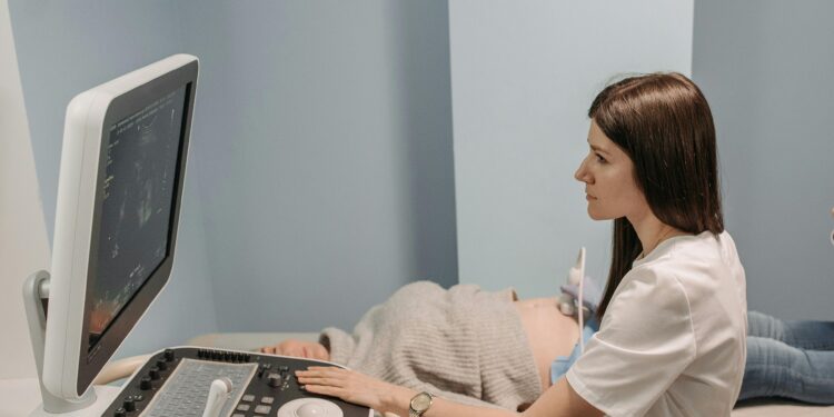 Trouble thyroïdien chez la femme enceinte, complication pour la mère et le bébé